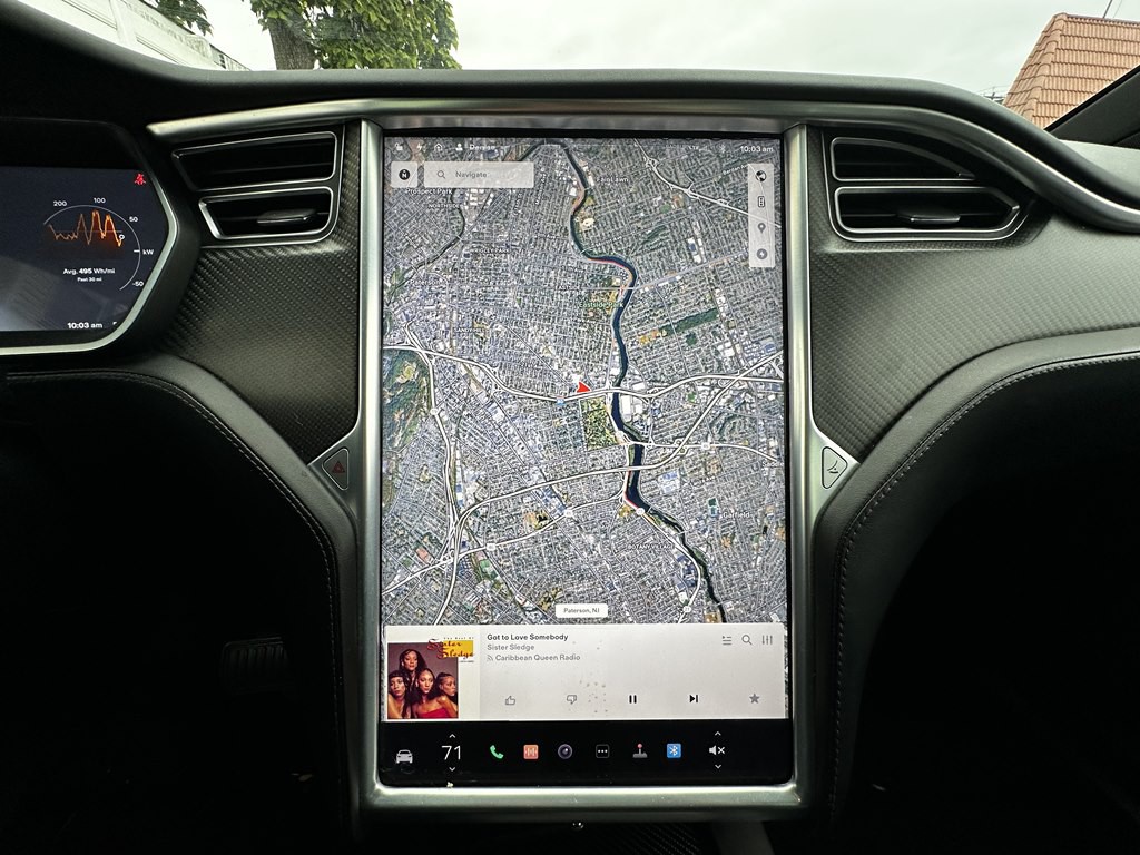 2016 Tesla Model X Image 11
