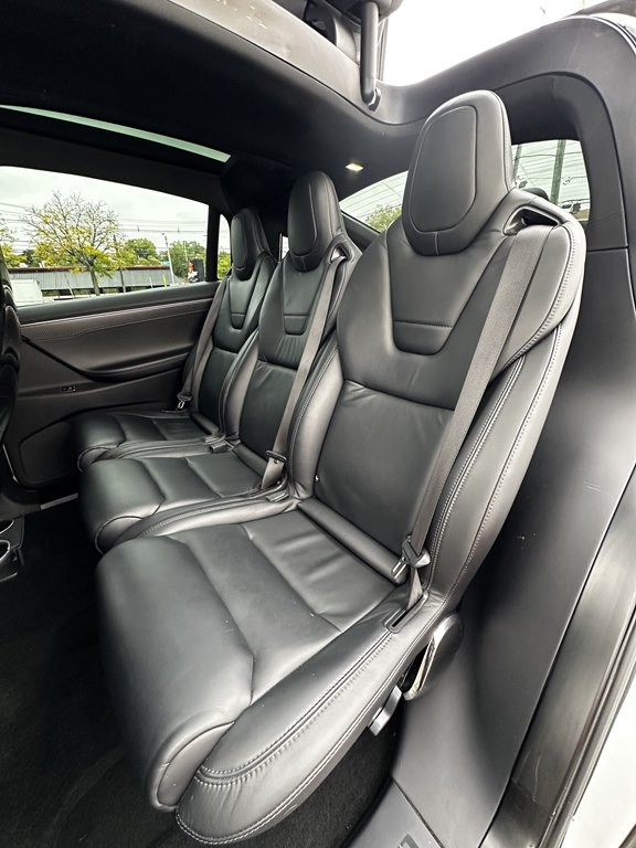 2016 Tesla Model X Image 14