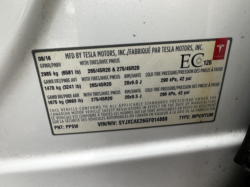 2016 Tesla Model X Image 16