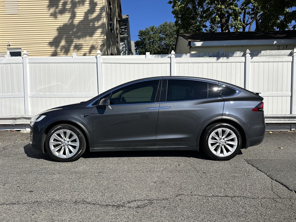 2017 Tesla Model X Image 4