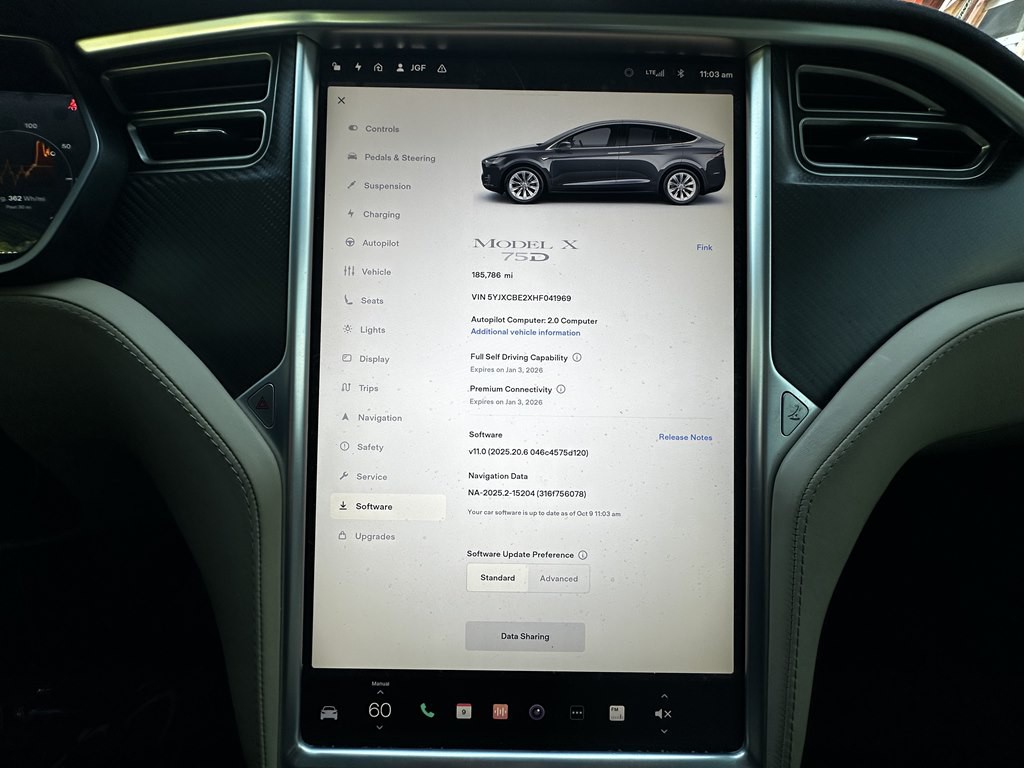 2017 Tesla Model X Image 11