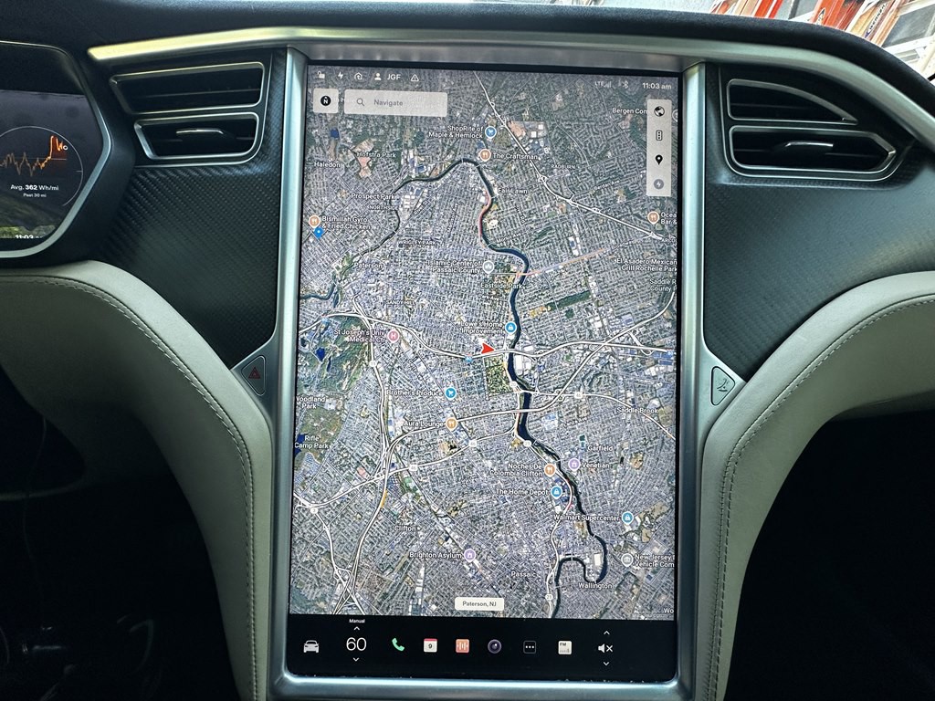 2017 Tesla Model X Image 12