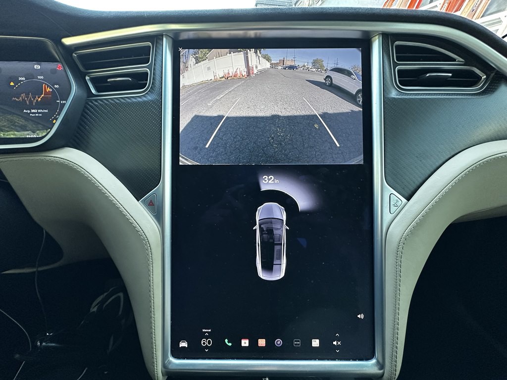 2017 Tesla Model X Image 13