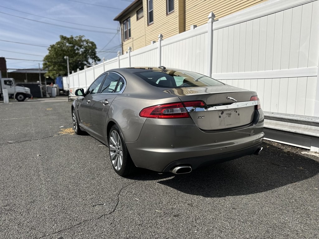 2009 Jaguar XF Image 5