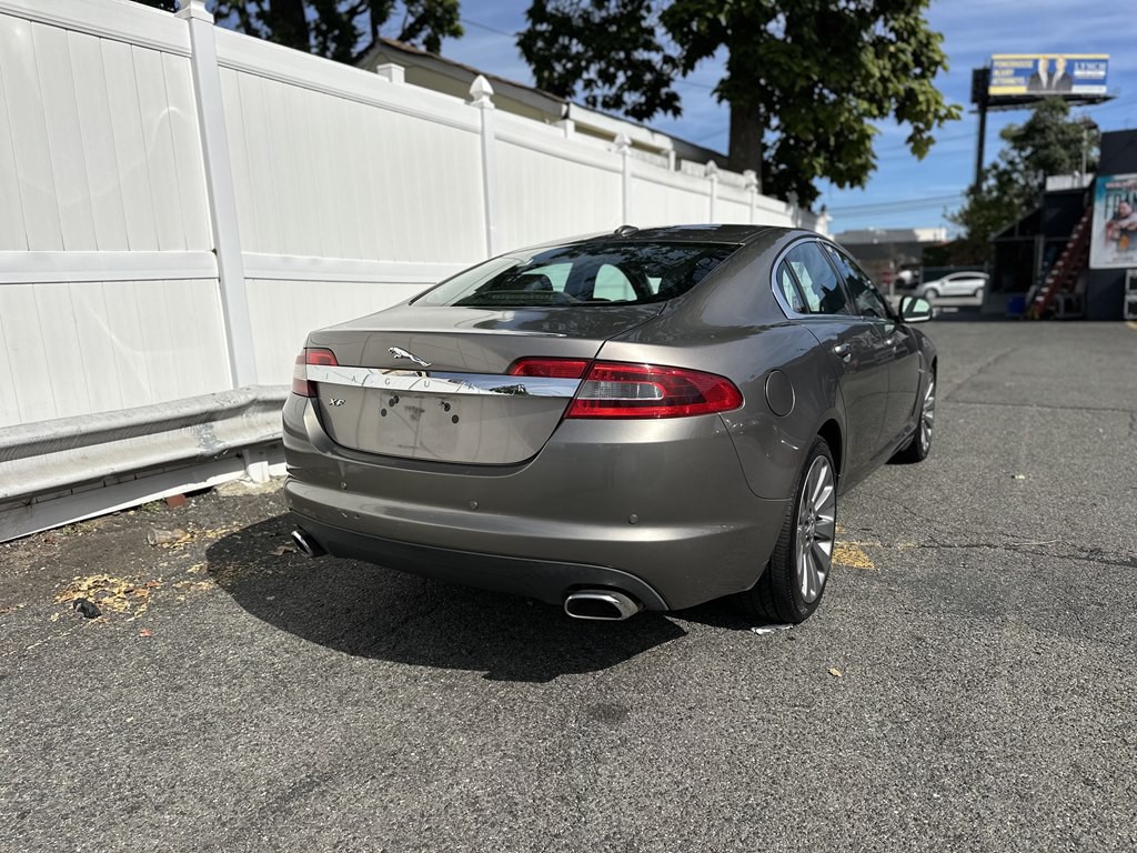 2009 Jaguar XF Image 7