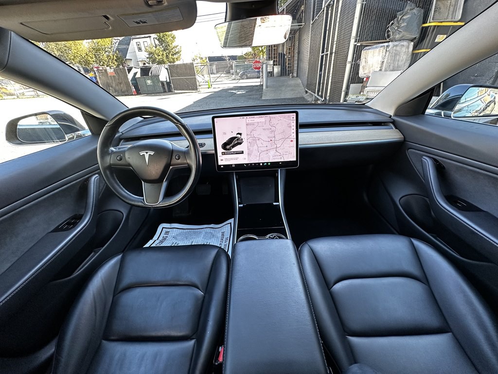 2018 Tesla Model 3 Image 9