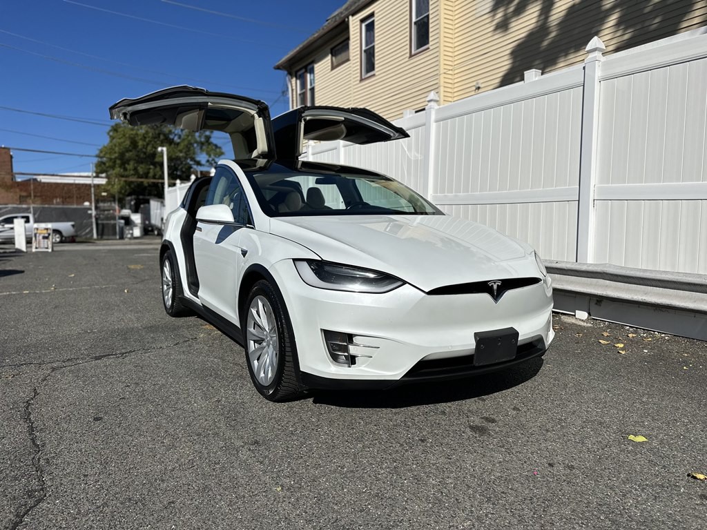 2018 Tesla Model X Image 3