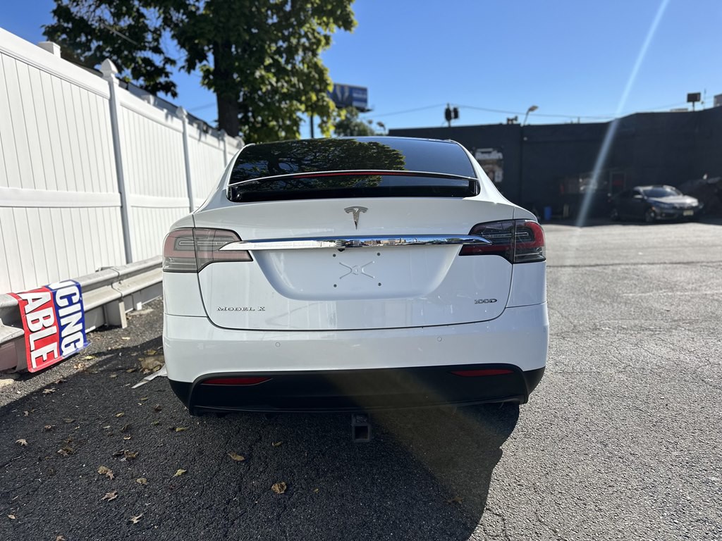 2018 Tesla Model X Image 6