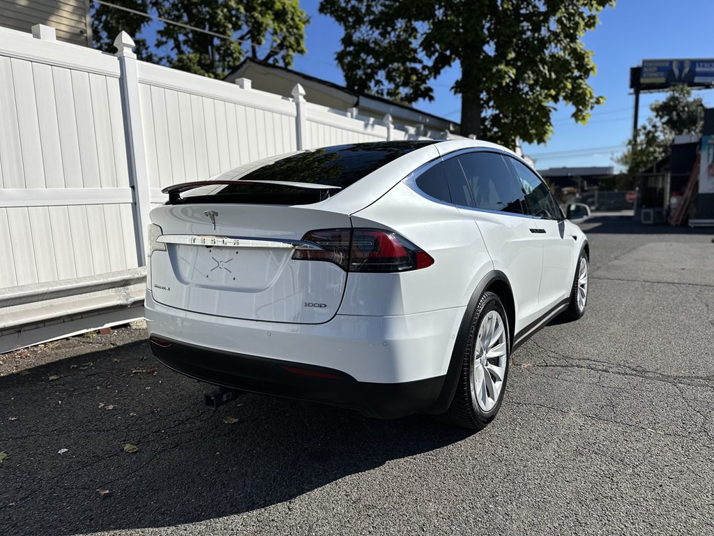 2018 Tesla Model X Image 7