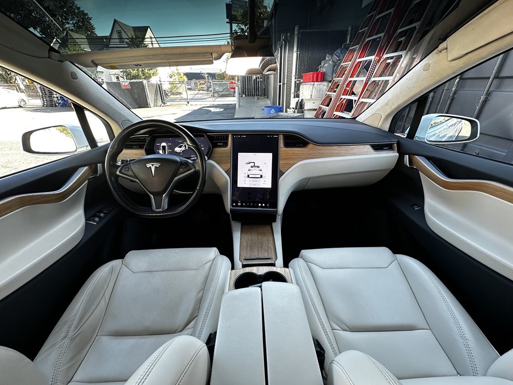 2018 Tesla Model X Image 9