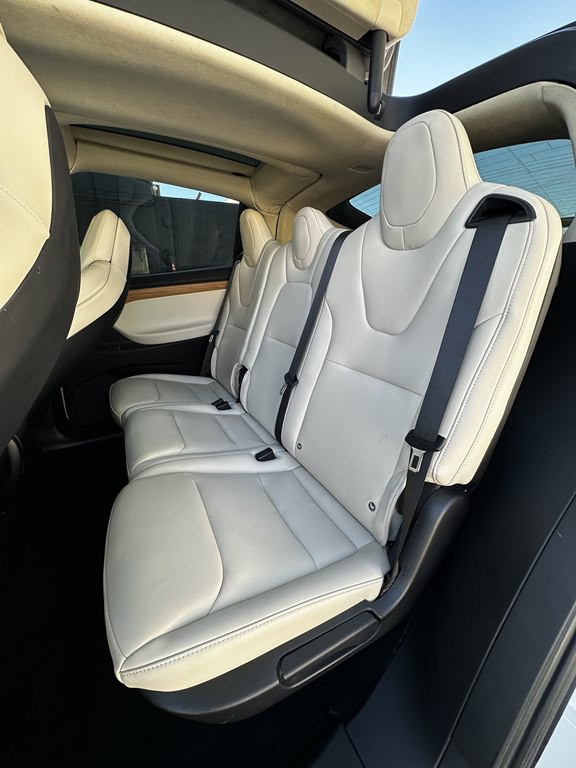 2018 Tesla Model X Image 14