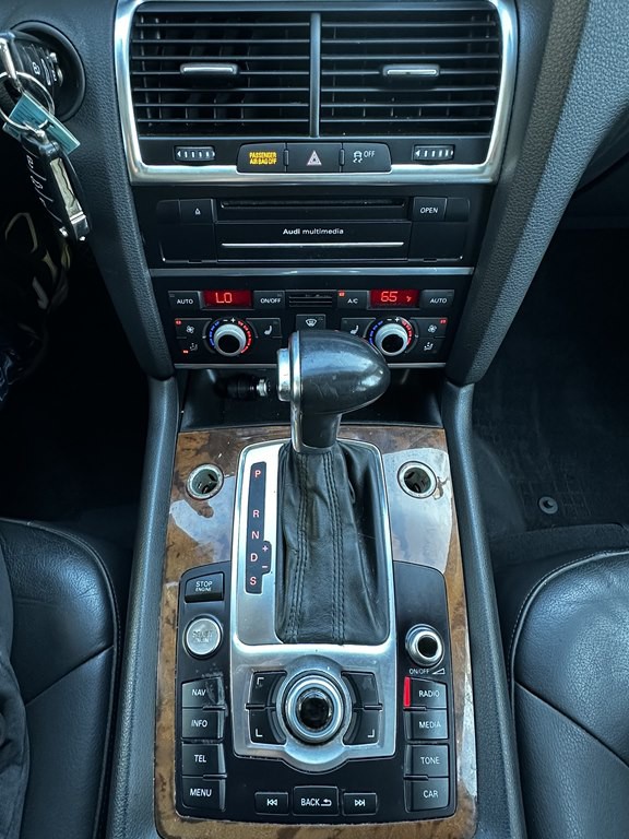 2015 Audi Q7 Image 12