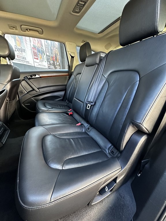 2015 Audi Q7 Image 16