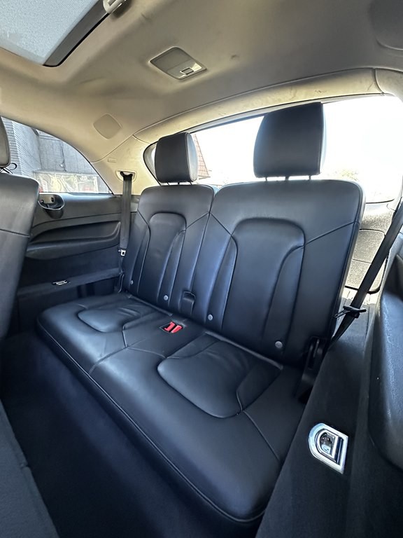 2015 Audi Q7 Image 17