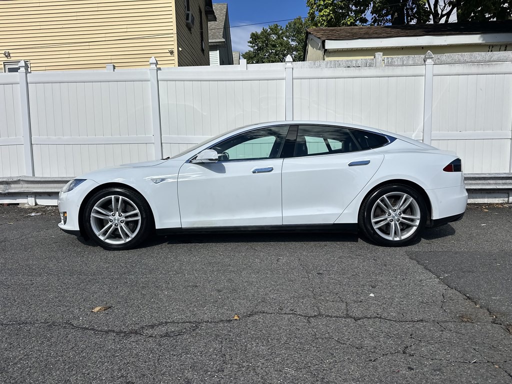 2015 Tesla Model S Image 3