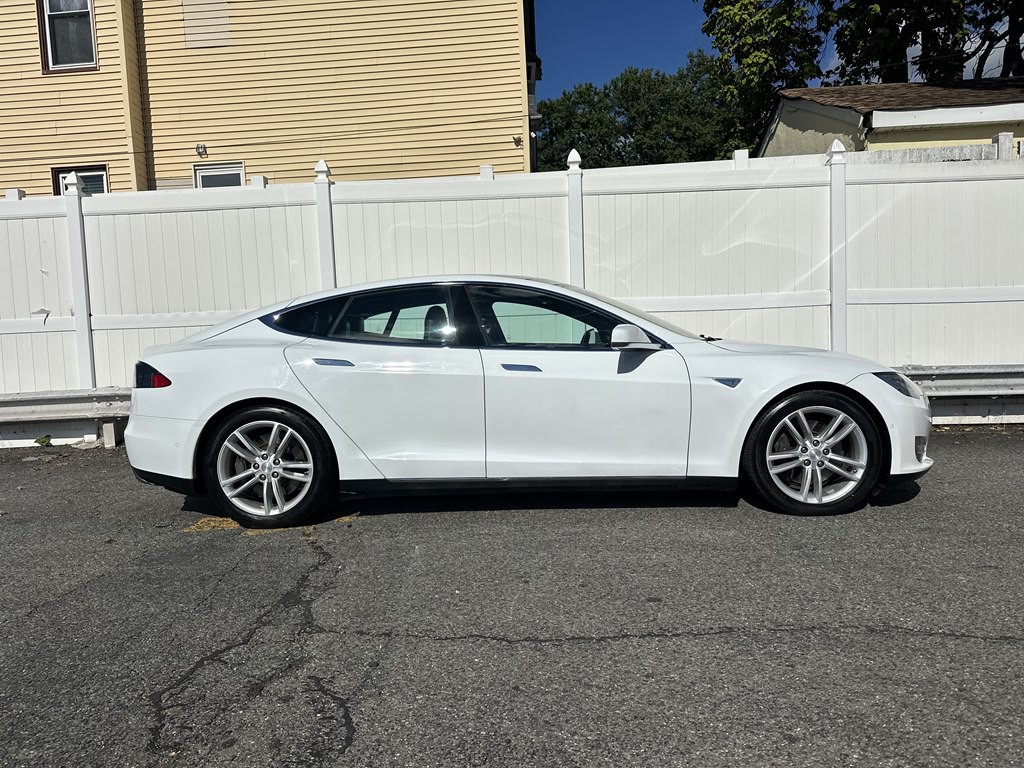 2015 Tesla Model S Image 7