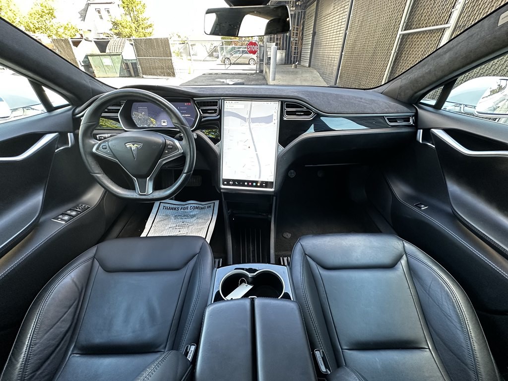 2015 Tesla Model S Image 8