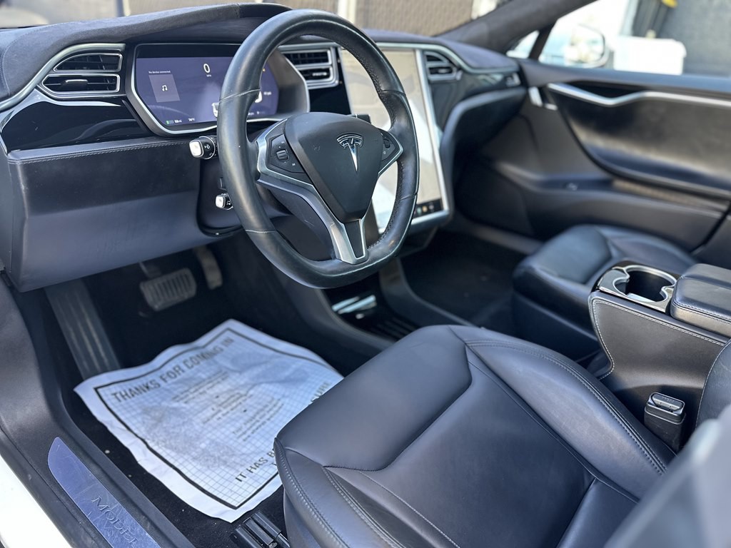 2015 Tesla Model S Image 9
