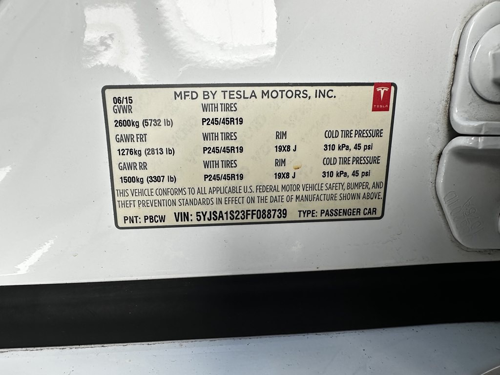 2015 Tesla Model S Image 15