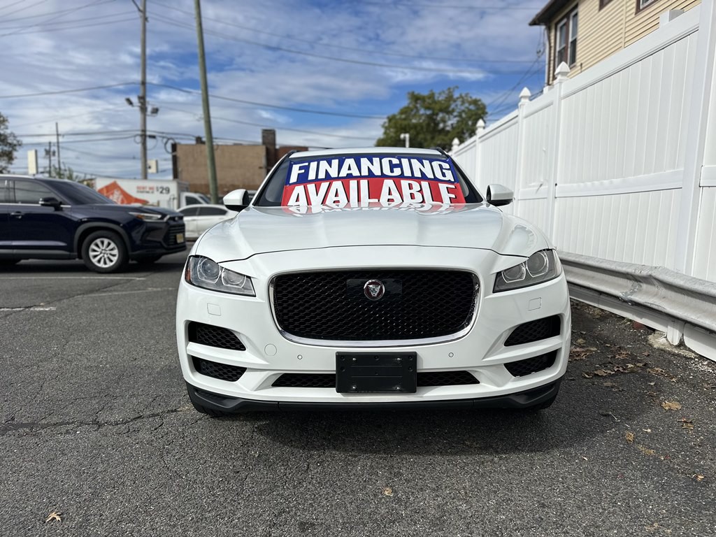 2019 Jaguar F-PACE Image 2