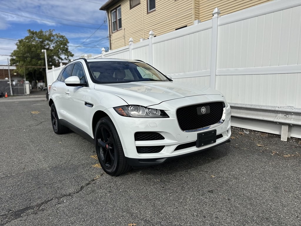 2019 Jaguar F-PACE Image 3