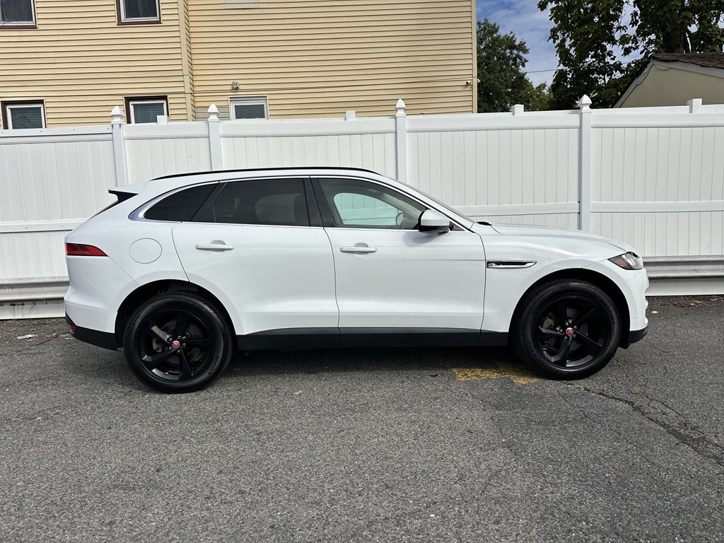 2019 Jaguar F-PACE Image 8