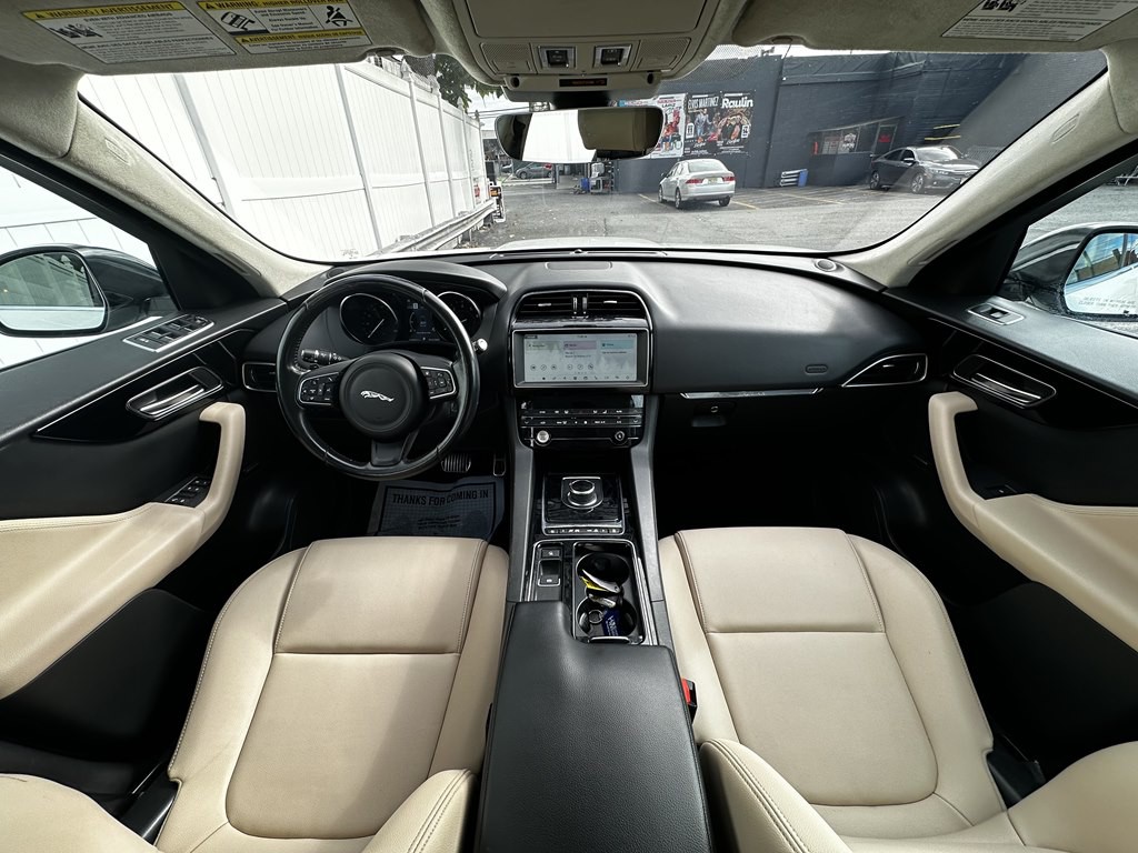 2019 Jaguar F-PACE Image 9