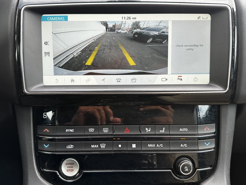 2019 Jaguar F-PACE Image 13