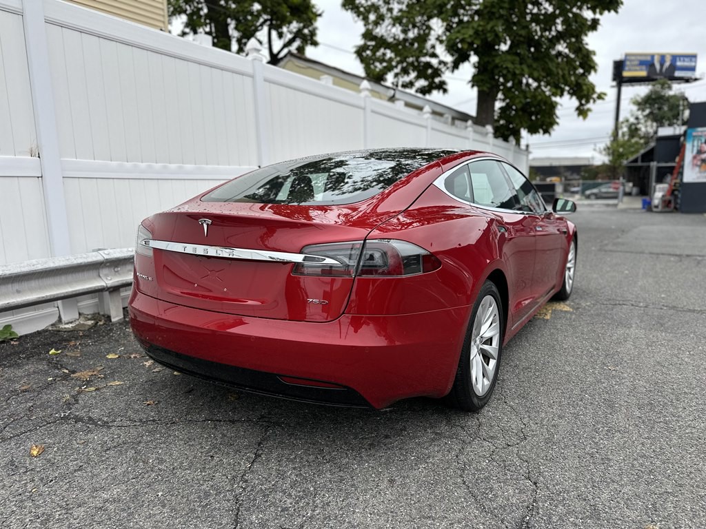 2017 Tesla Model S Image 7
