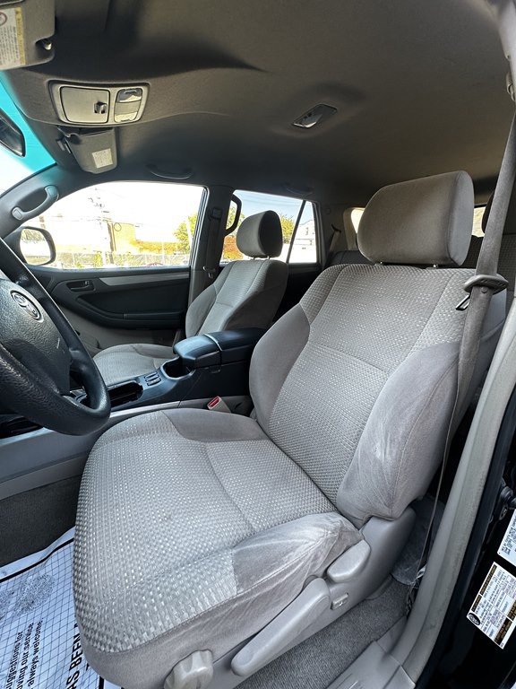 2004 Toyota 4Runner Image 13