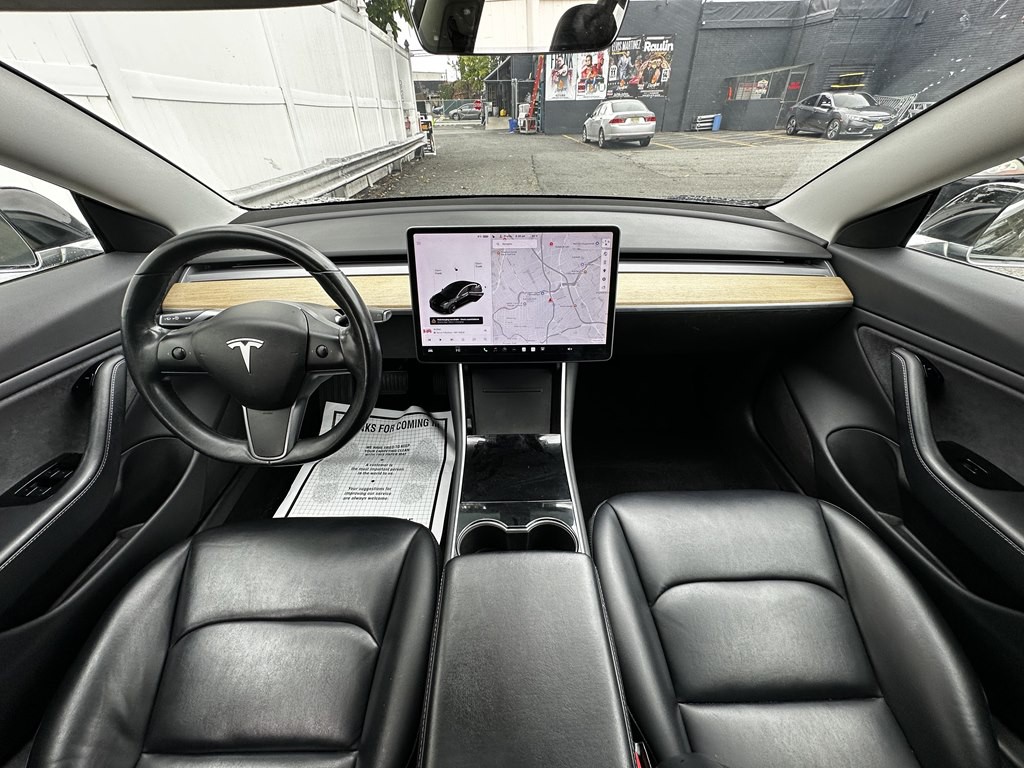 2018 Tesla Model 3 Image 9