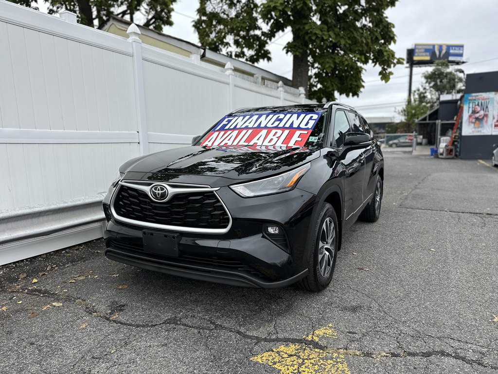 2022 Toyota Highlander Image 1