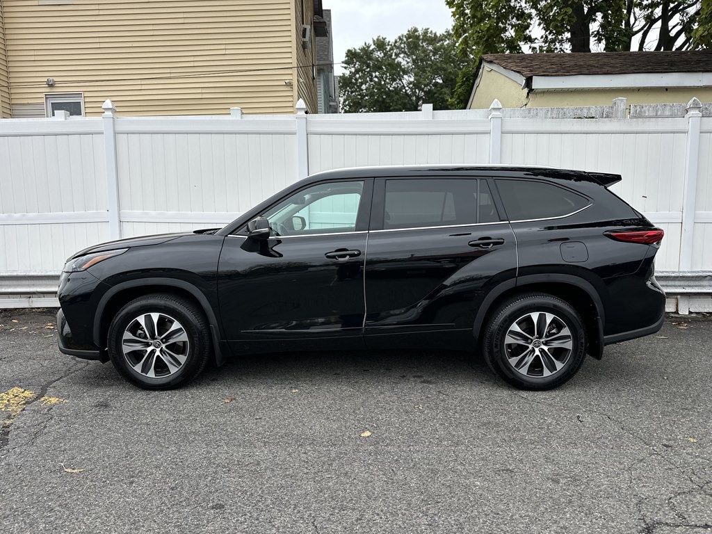 2022 Toyota Highlander Image 4