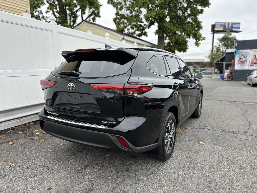 2022 Toyota Highlander Image 7