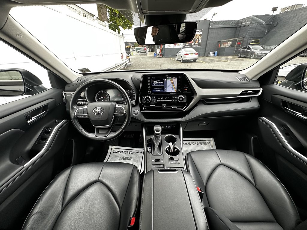 2022 Toyota Highlander Image 9