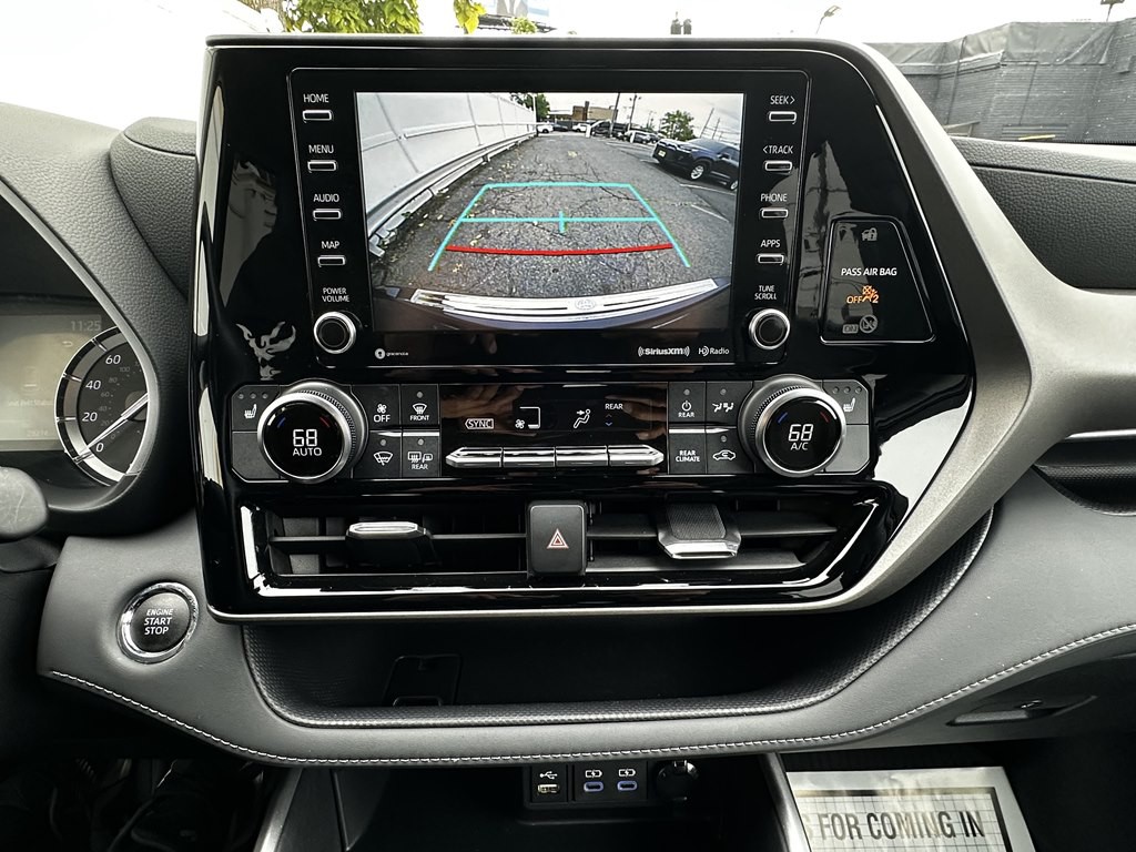 2022 Toyota Highlander Image 14