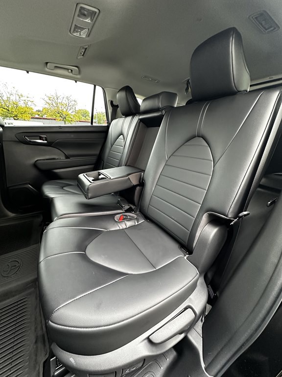 2022 Toyota Highlander Image 16