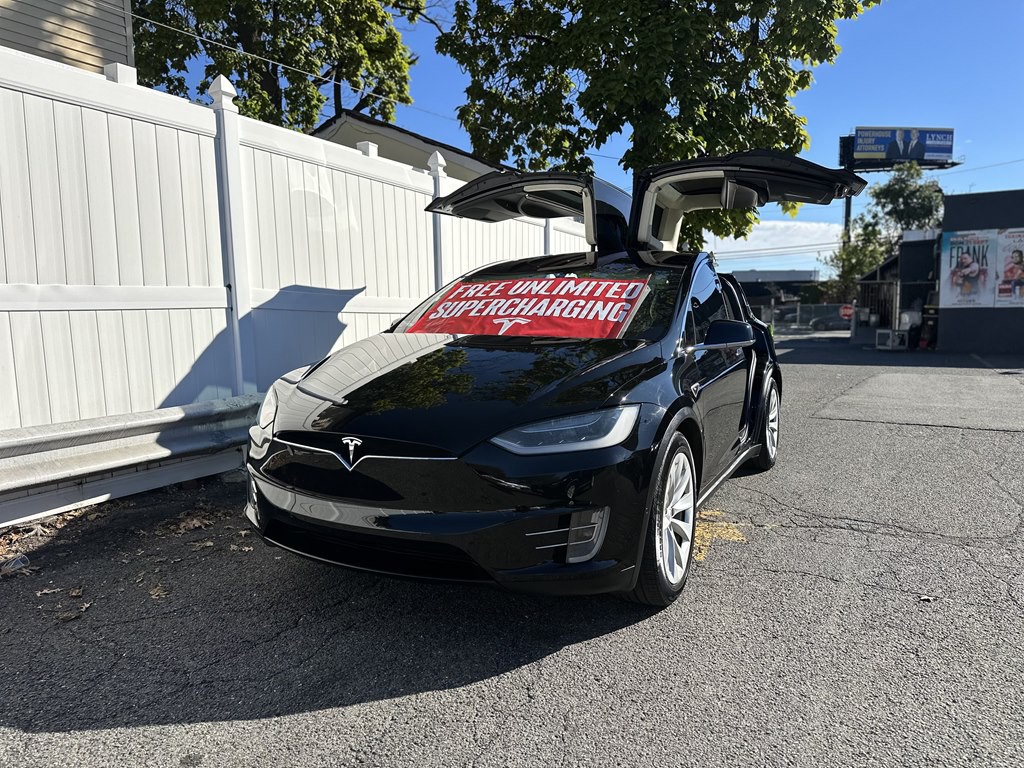 2016 Tesla Model X Image 1