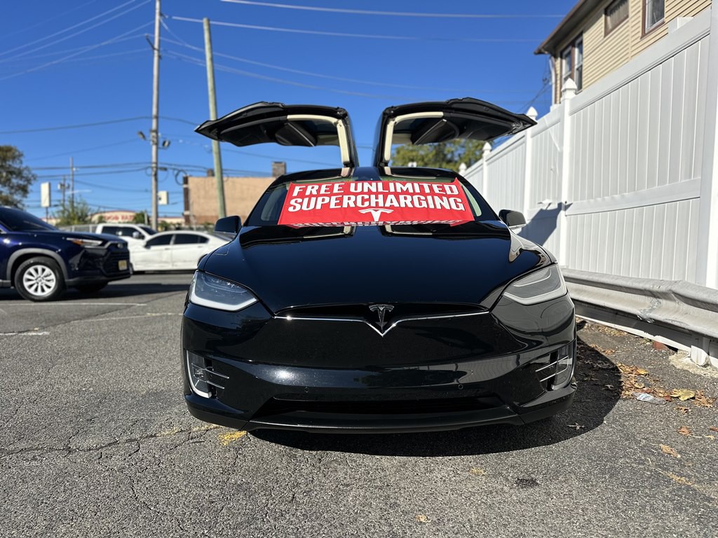 2016 Tesla Model X Image 2