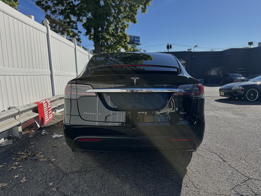 2016 Tesla Model X Image 6