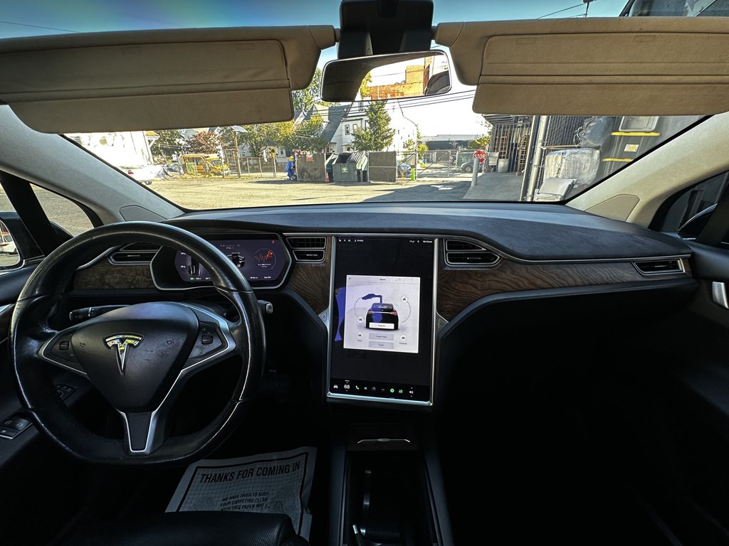 2016 Tesla Model X Image 9