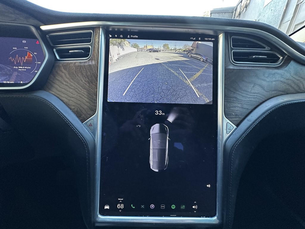 2016 Tesla Model X Image 12
