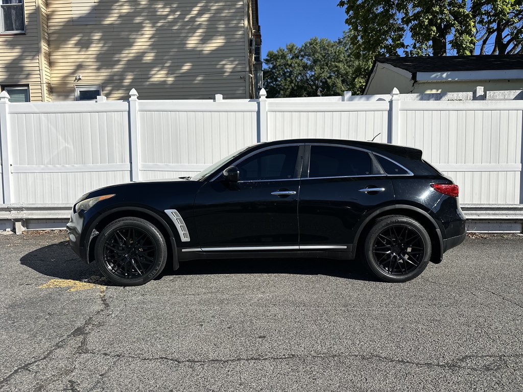 2010 INFINITI FX35 Image 4