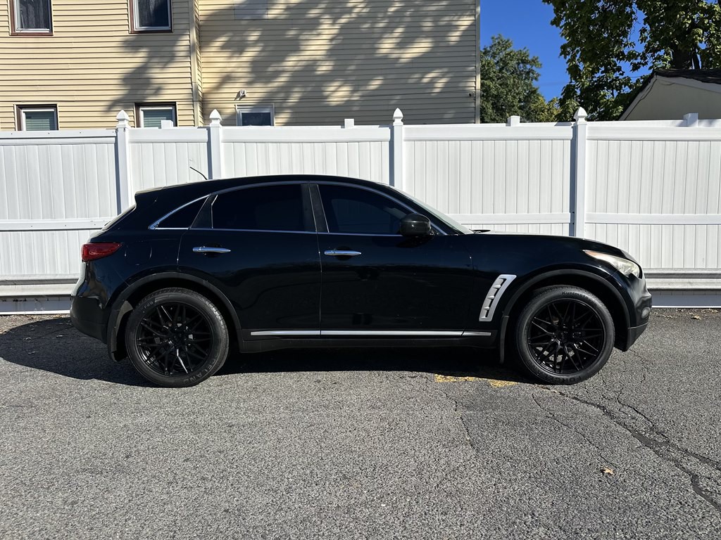 2010 INFINITI FX35 Image 8