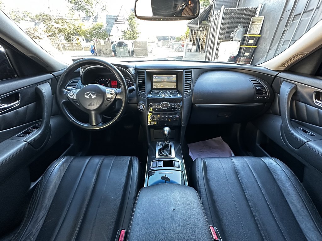 2010 INFINITI FX35 Image 9