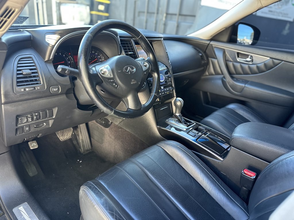 2010 INFINITI FX35 Image 10