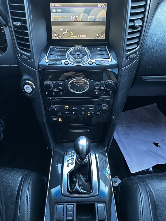 2010 INFINITI FX35 Image 12