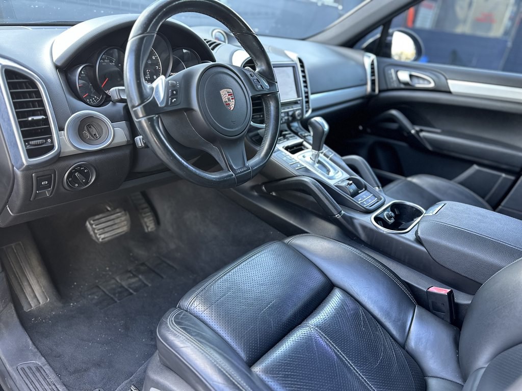 2013 Porsche Cayenne Image 9