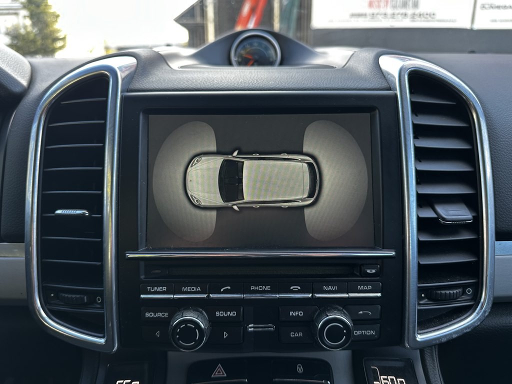 2013 Porsche Cayenne Image 13