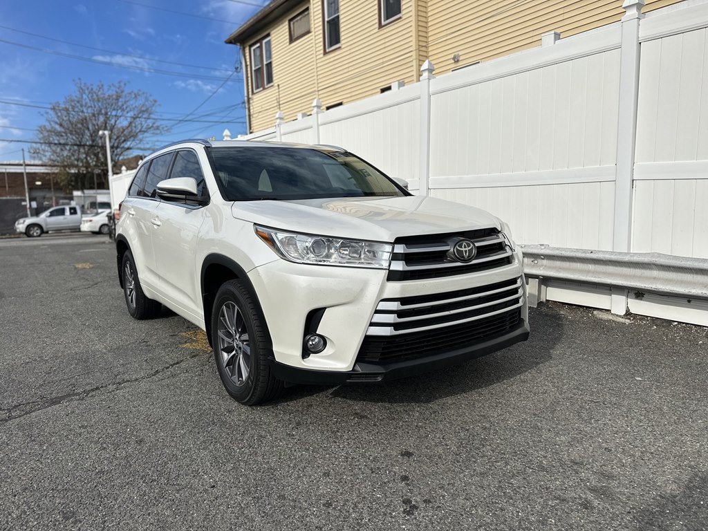 2018 Toyota Highlander Image 3